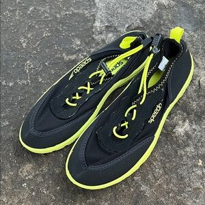 Speedo Black and Lime Water Shoes